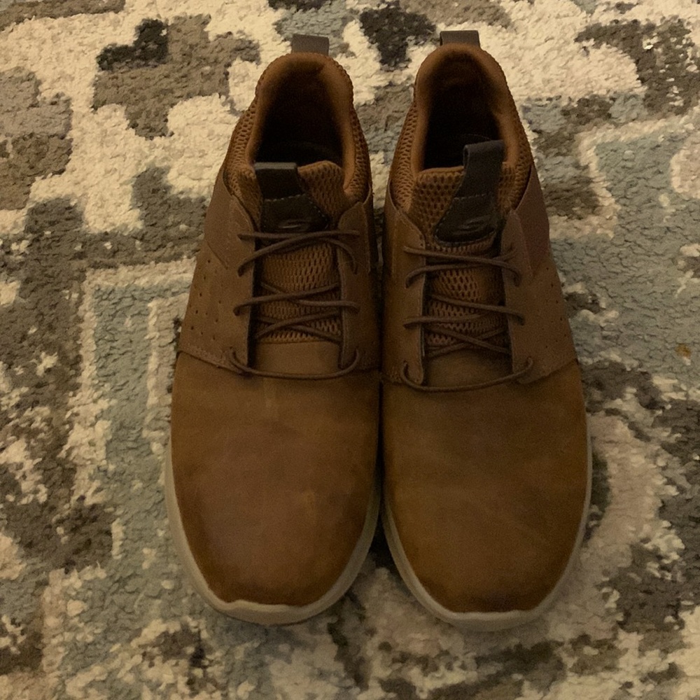 Men’s size 9 slip on brown Skechers shoes Delson Axton